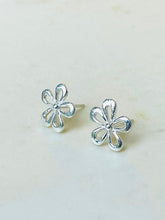 Load image into Gallery viewer, Wildflower Silver Studs