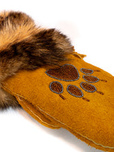 Load image into Gallery viewer, Bear Paw Gauntlets